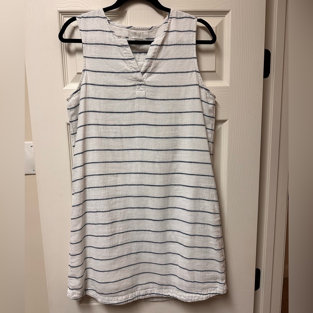 Beachlunchlounge linen blue and white striped dress